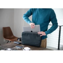 Tech Case Schwarz -Koffer Verkaufs-Shop compressed 892eb86e06df4b00a368a489e2b67bf8